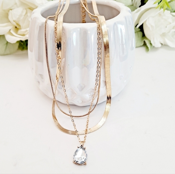 Boutique Jewelry - 💖 2/$30 Boho  multi layered gold tone fishbone rhinestone pendant necklace set